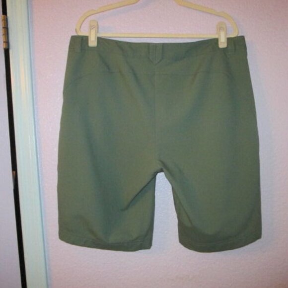 Jack Wolfskin ACTIVATE Bermuda Size L SHORTS Light ZIP POCKET Stretch HIGH RISE - Picture 8 of 12